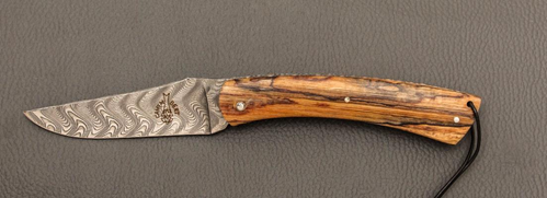 Screenshot 2026-02-11 at 14-02-50 Couteau Camembert damas régional pliant en bois d'aubrac